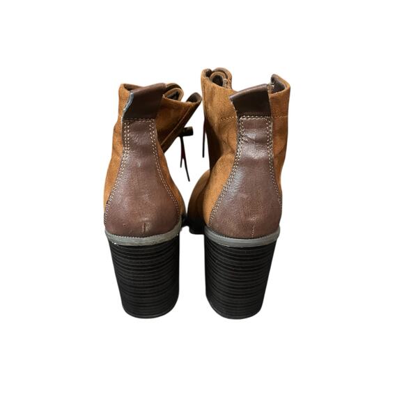 Qupid Faux Suede and Leather Combat Boots Size 8 - Picture 3 of 5